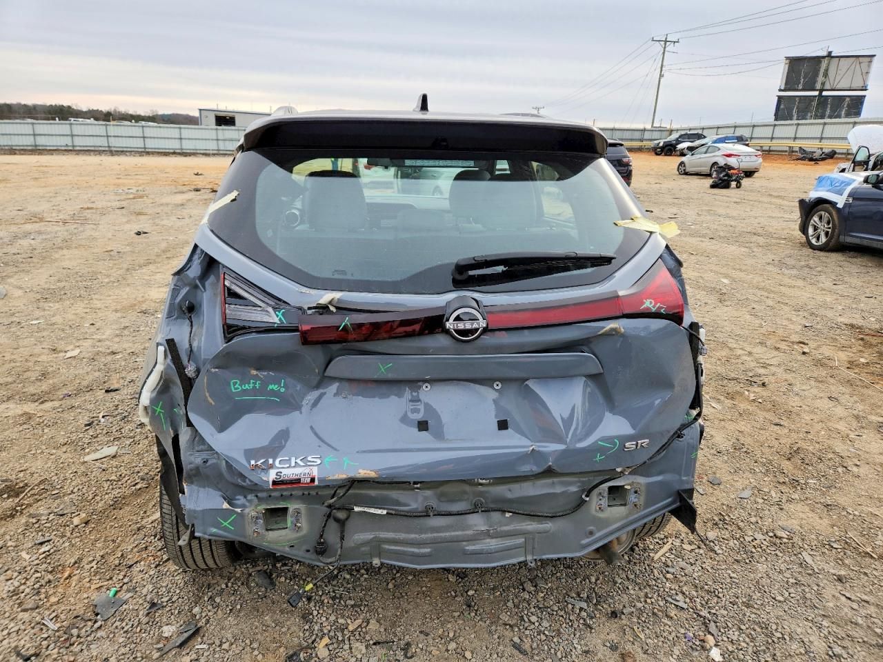 2024 Nissan Kicks sr