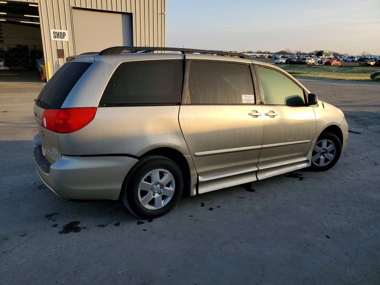 2007 Toyota Sienna ce