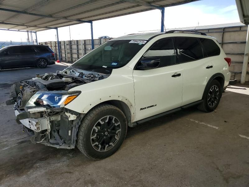 2020 Nissan Pathfinder sv