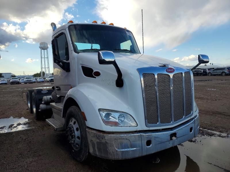 2019 Peterbilt Tractor 2019 Peterbilt 579 Semi Truck
