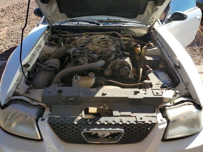 2000 Ford Mustang