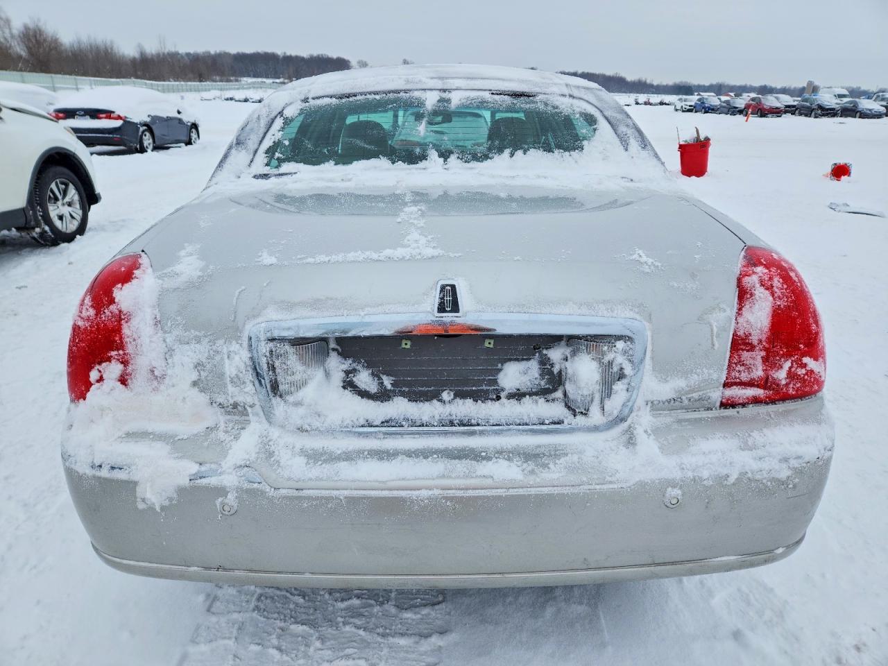 2003 Lincoln Town car Signature