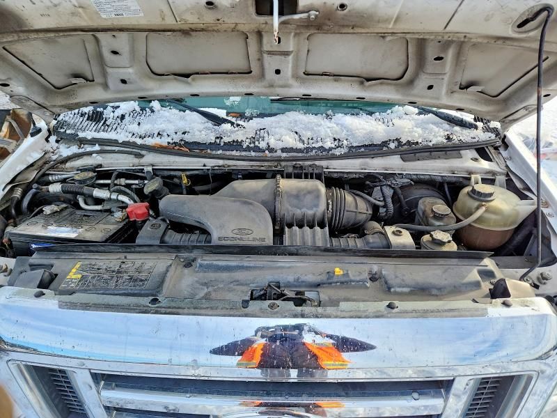 2013 Ford Econoline E250 van