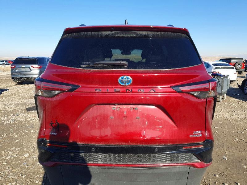 2022 Toyota Sienna xse