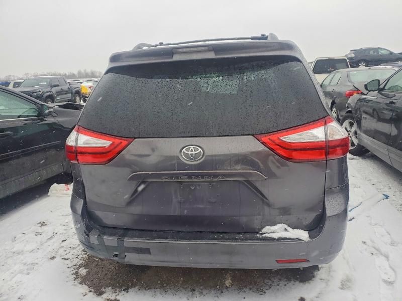 2015 Toyota Sienna le