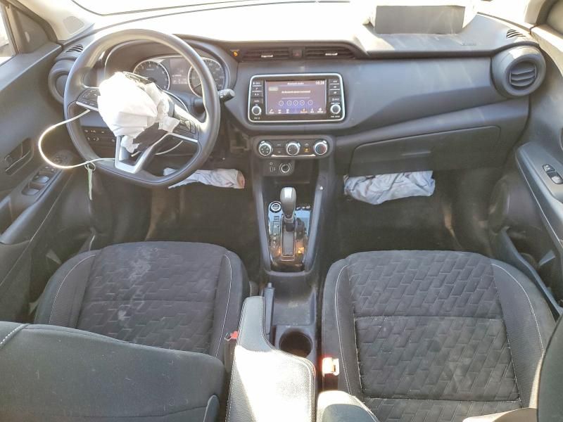 2022 Nissan Kicks s