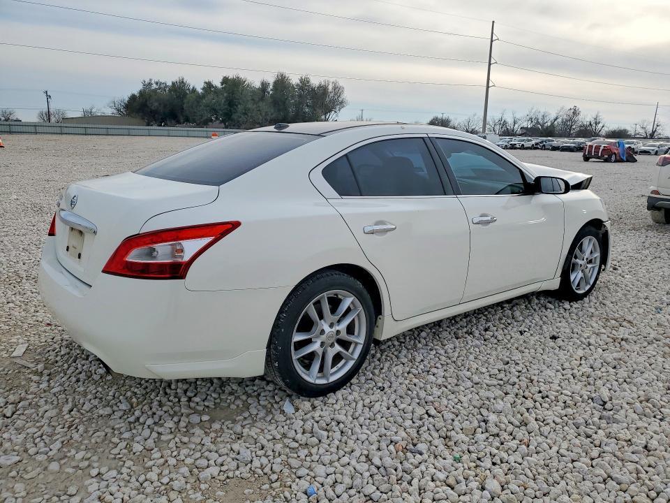 2010 Niss Maxima