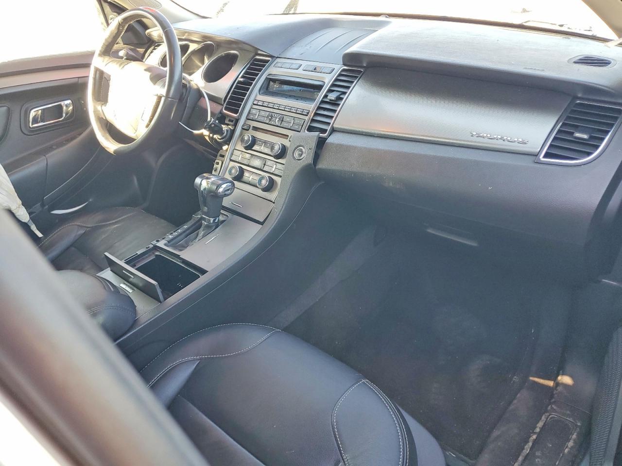 2010 Ford Taurus sel
