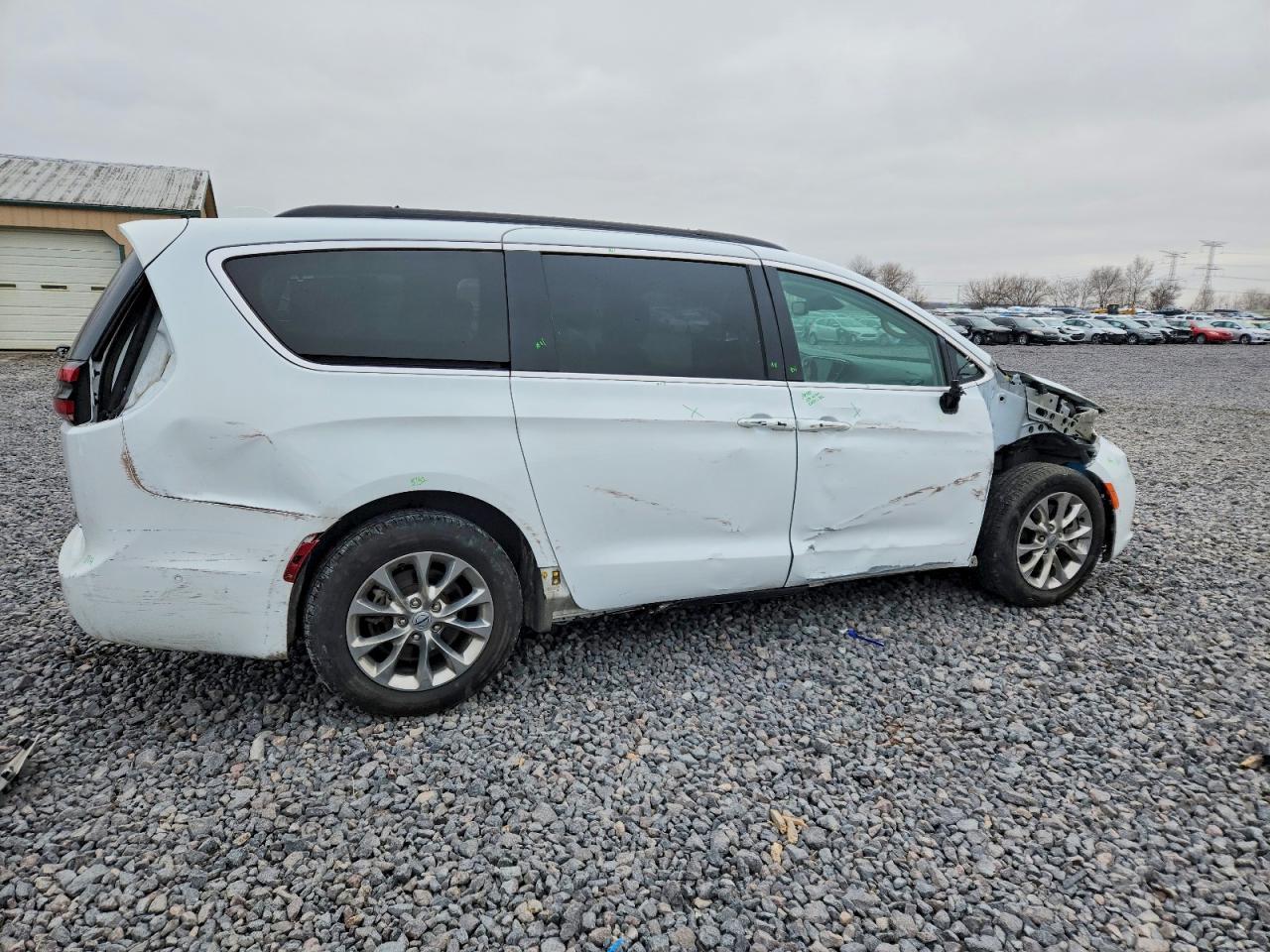 2022 Chrysler Pacifica Touring l