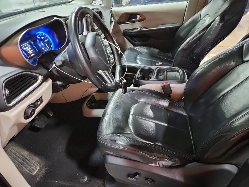 2017 Chrysler Pacifica Touring l