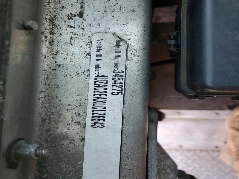 2020 Freightliner Chassis m Line Walk-in van