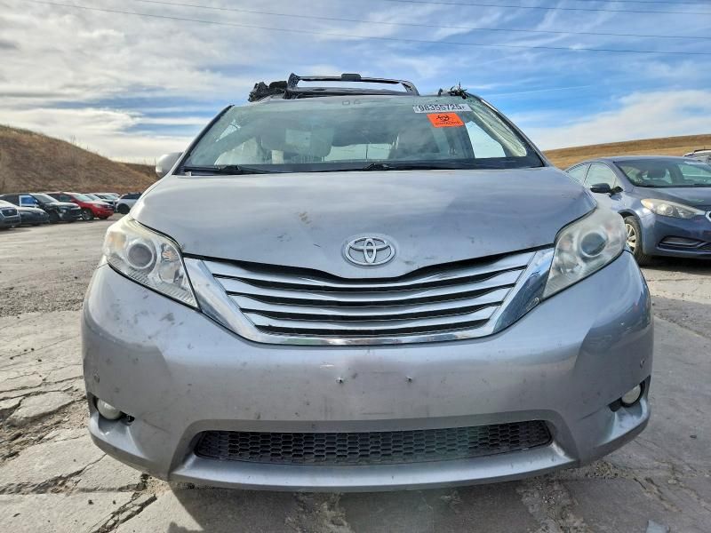 2013 Toyota Sienna xle