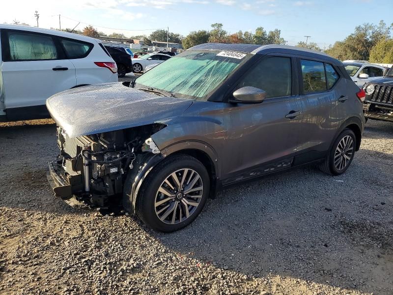 2021 Nissan Kicks sv