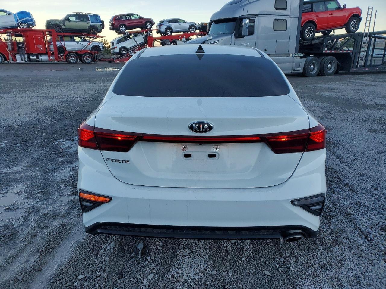 2021 KIA Forte fe