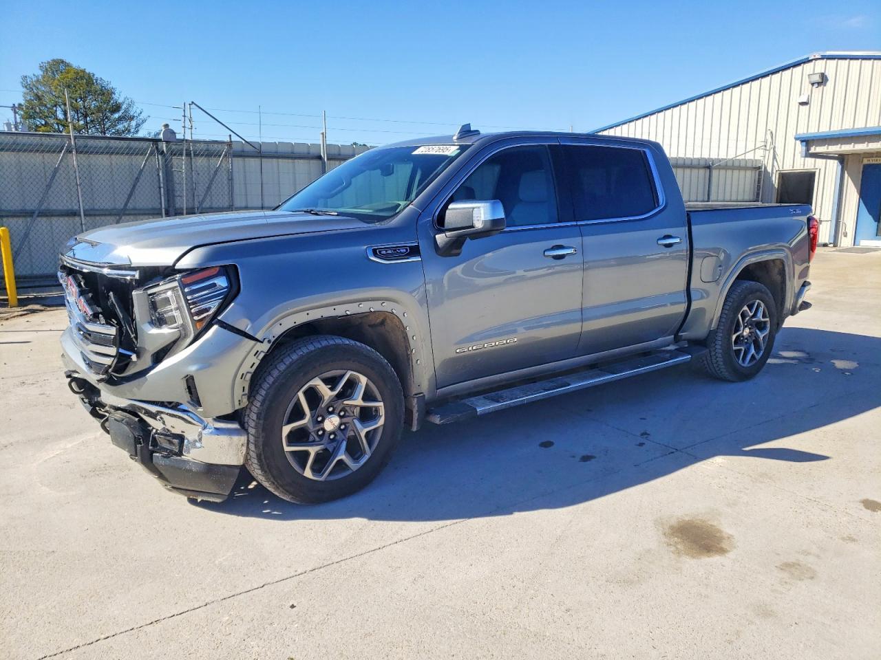 2025 GMC Sierra K1500 slt
