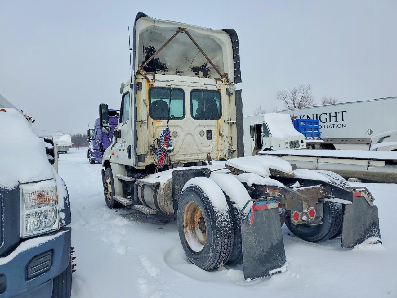 2016 Freightliner Cascadia 125 Semi Truck