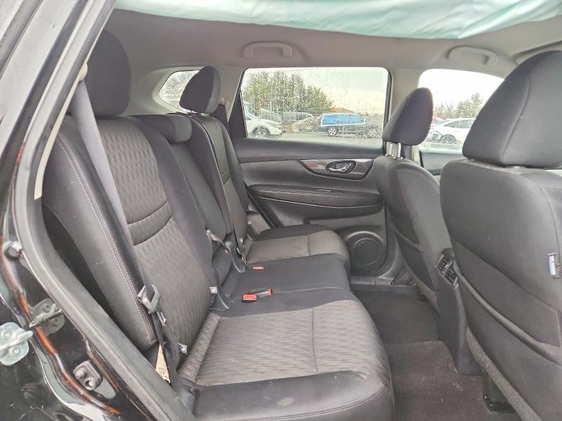 2017 Nissan Rogue sv