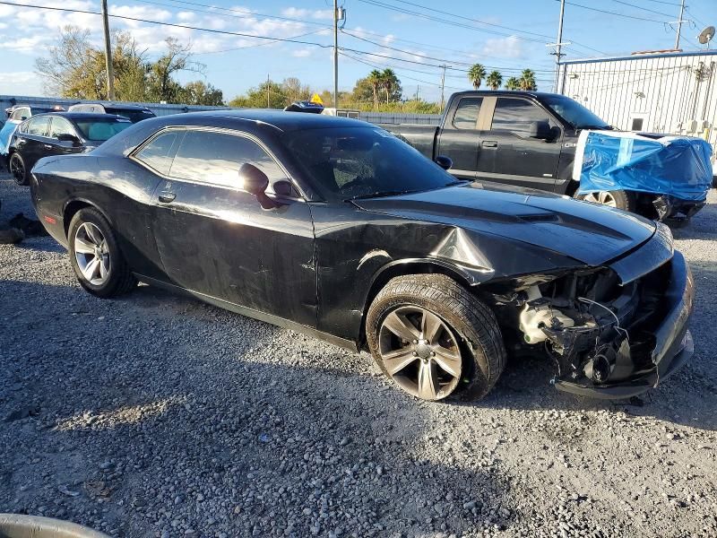 2017 Dodge Challenger sxt