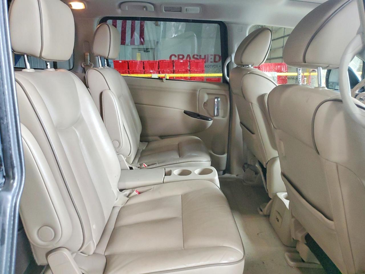 2015 Nissan Quest s