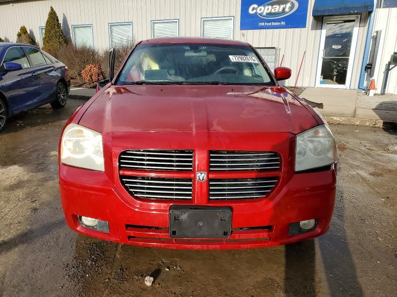 2005 Dodge Magnum