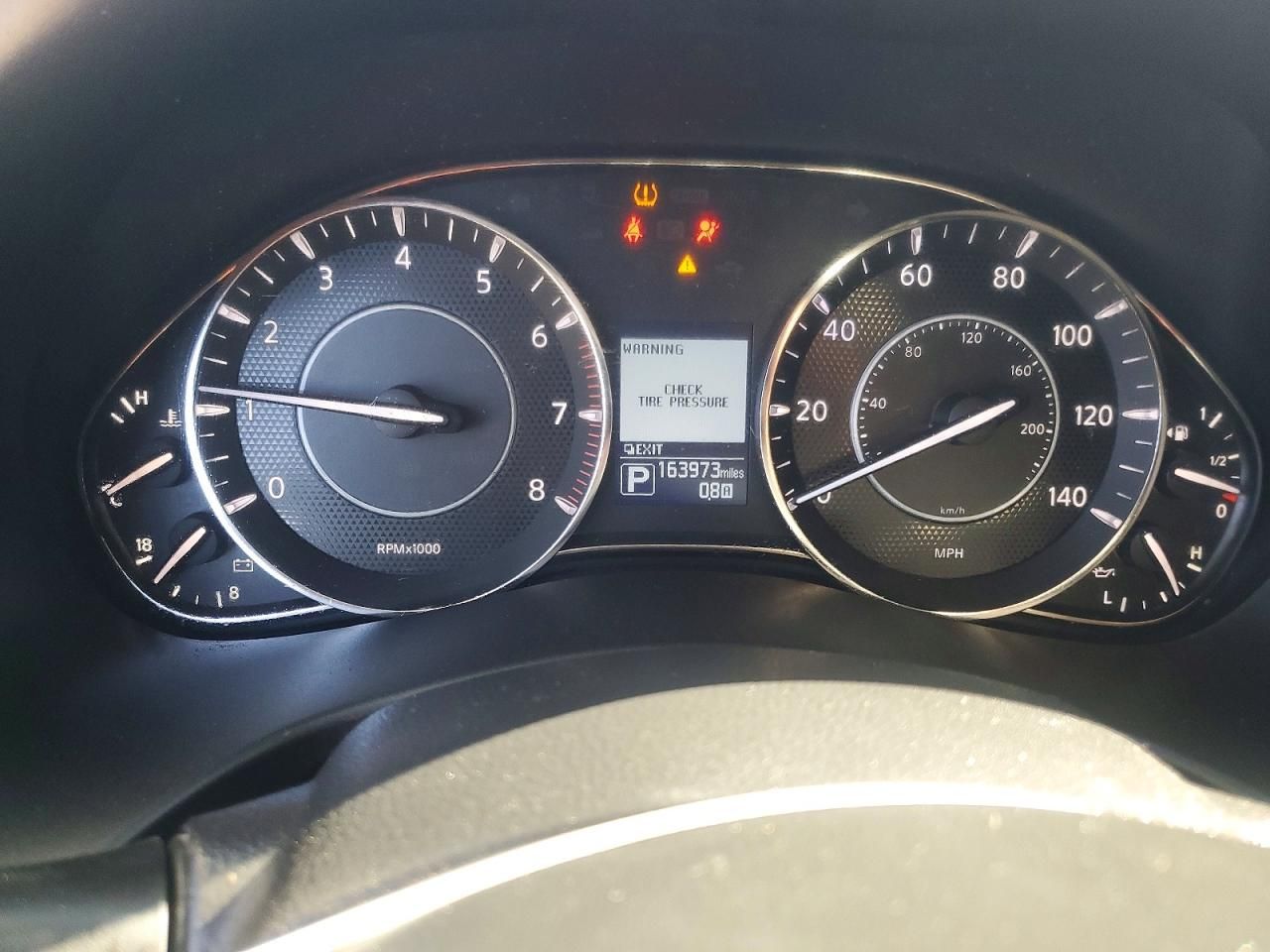 2017 Nissan Armada sv