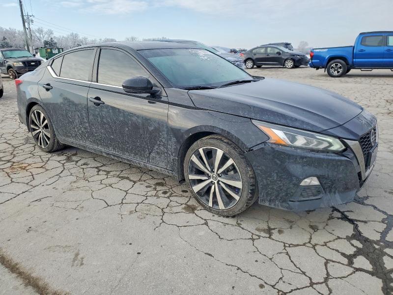 2019 Nissan Altima sr