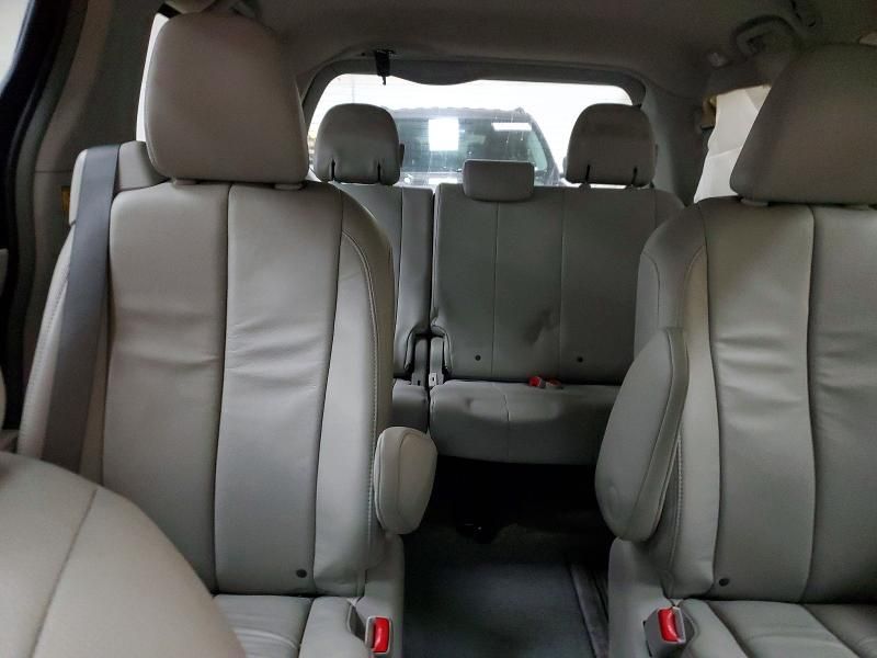 2013 Toyota Sienna xle