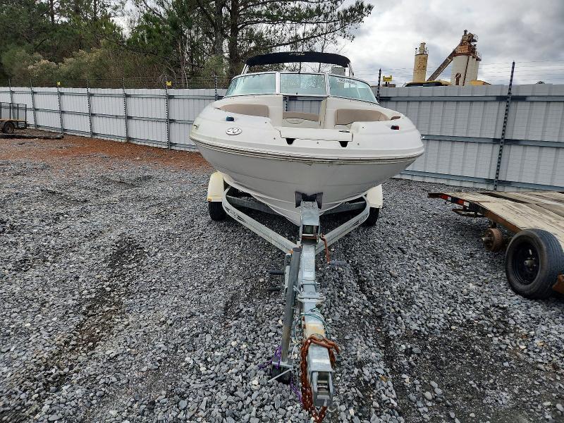 2003 Sea Ray 200 Sundeck Boat