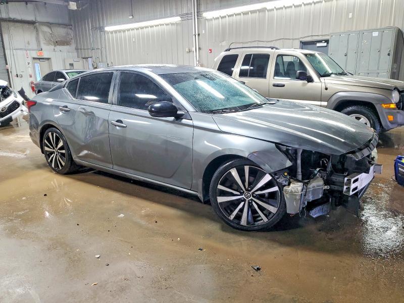 2020 Nissan Altima sr