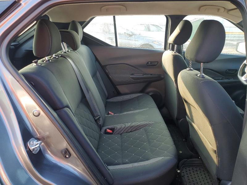 2020 Nissan Kicks s