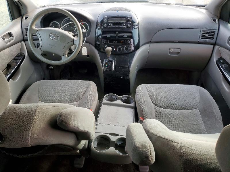 2005 Toyota Sienna le 7-passenger