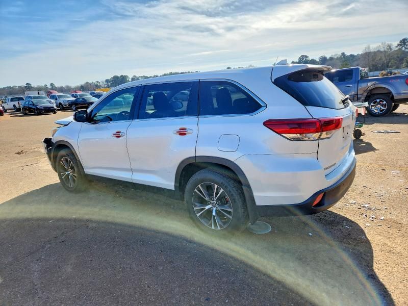 2019 Toyota Highlander le