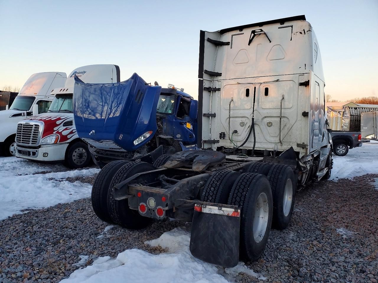 2019 Freightliner Cascadia 126 Semi Truck