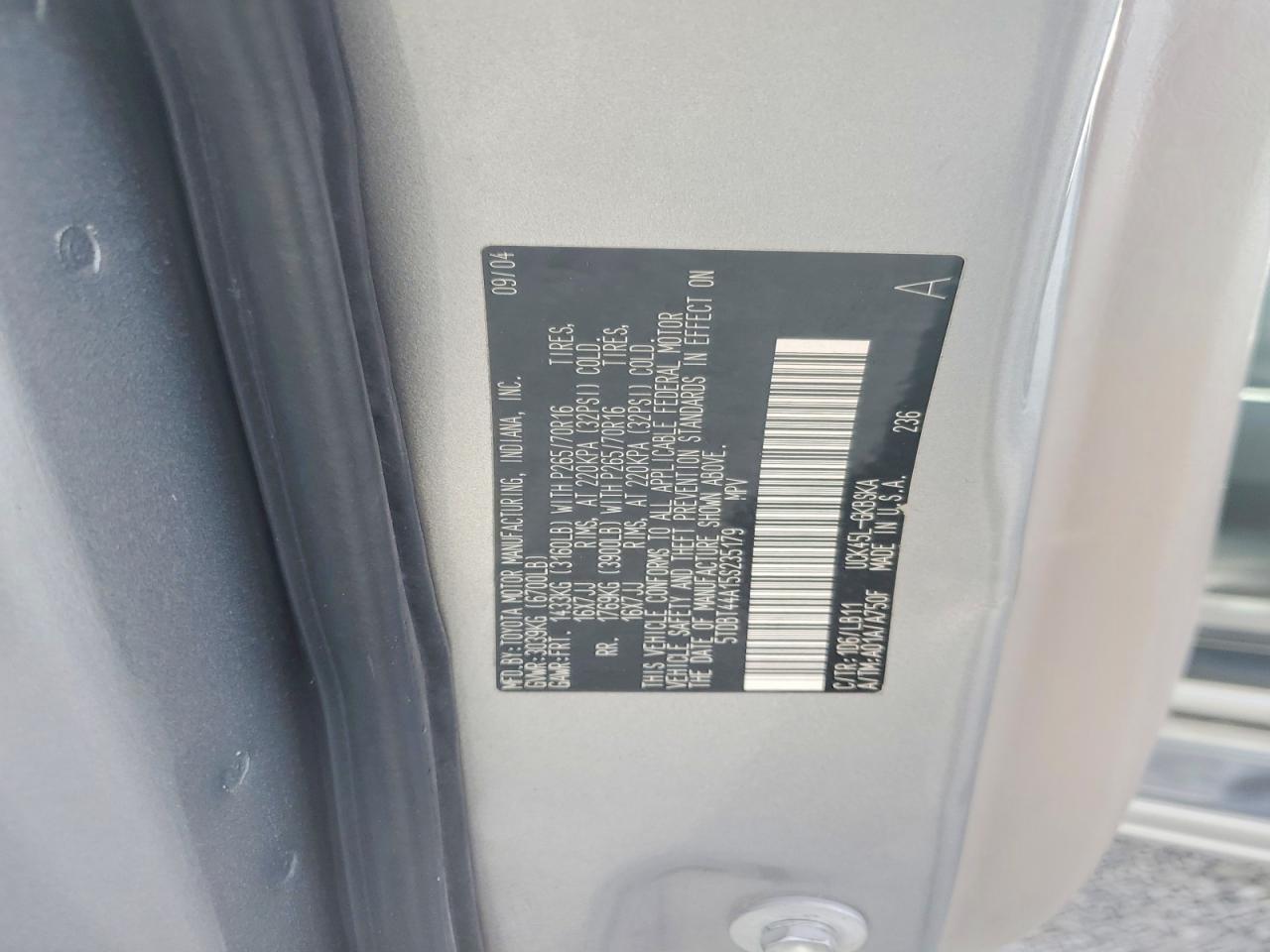 2005 Toyota Sequoia SR5