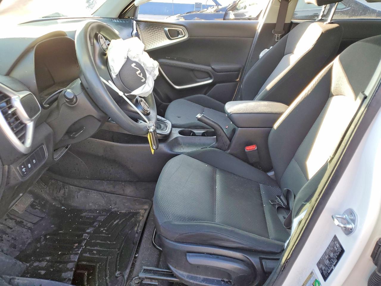 2023 KIA Soul lx