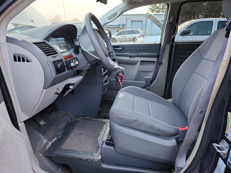 2009 Chrysler Town & Country lx