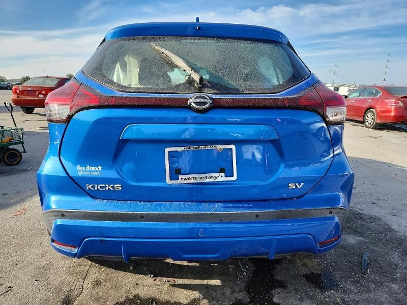 2022 Nissan Kicks sv