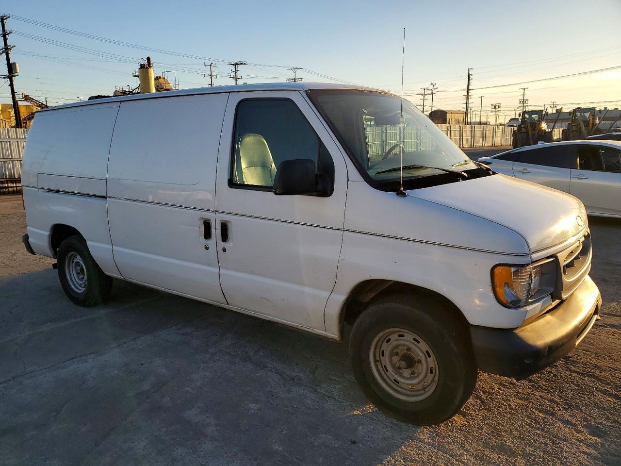 2000 Ford Econoline Cargo E-25