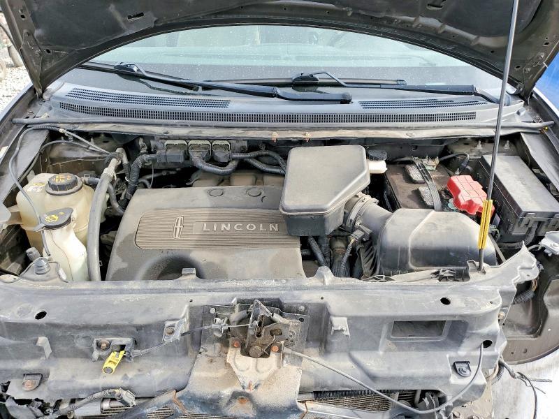 2011 Lincoln Townhouse MKX