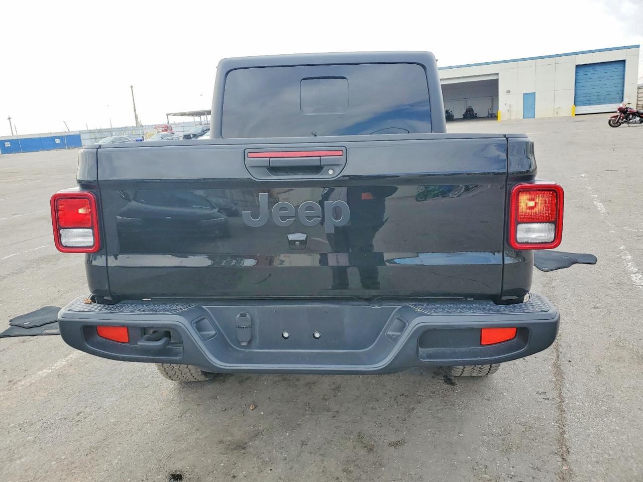 2024 Jeep Gladiator Sport