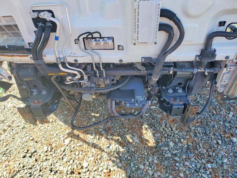 2023 Isuzu NRR Refrigerated BOX Truck