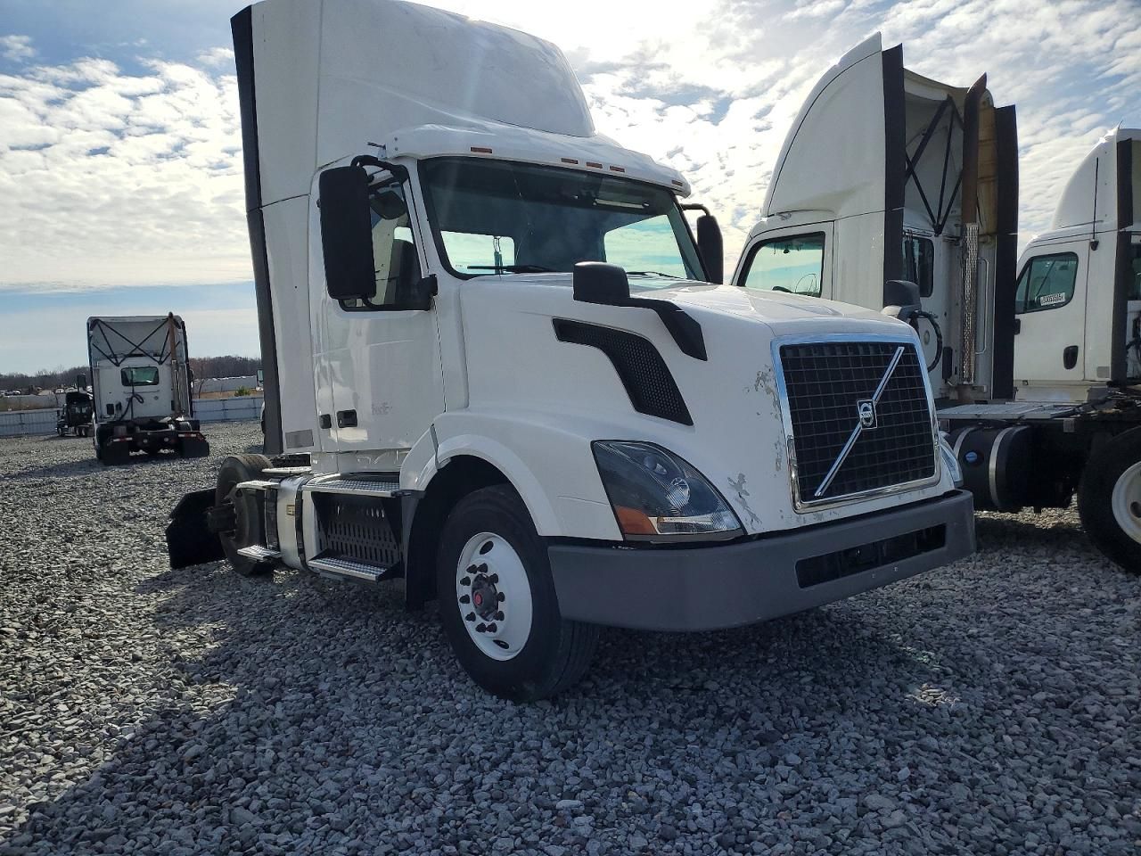 2017 Volvo VNL Semi Truck