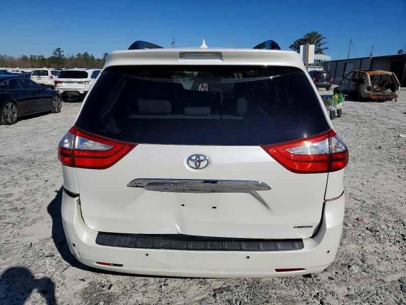2015 Toyota Sienna xle