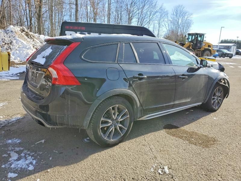 2016 Volvo V60 Cross Country Premier