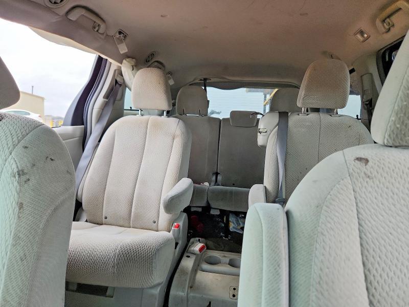 2011 Toyota Sienna le