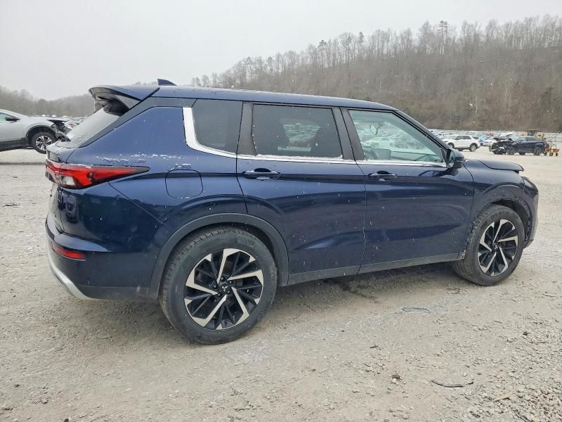 2022 Mitsubishi Outlander se