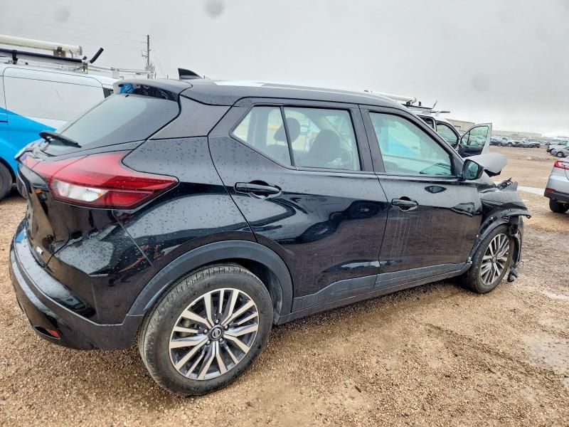 2021 Nissan Kicks sv