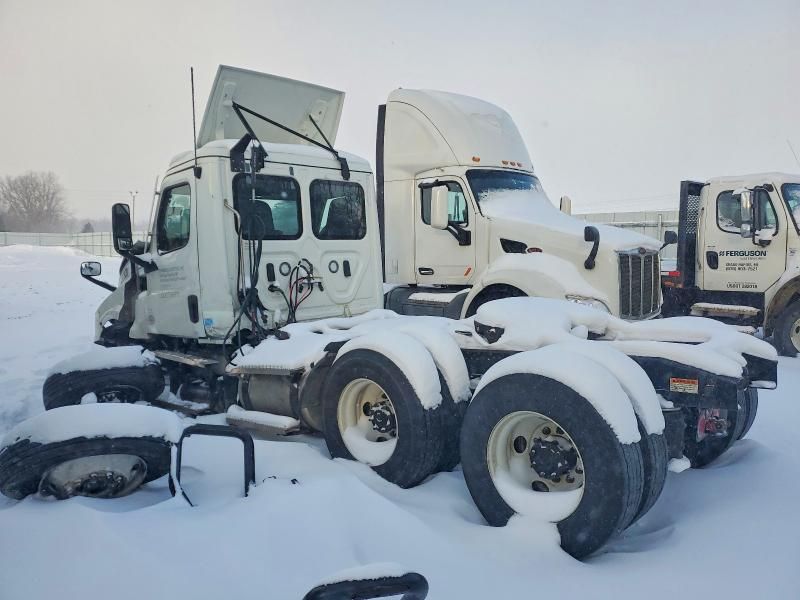 2024 Freigliner 2024 Freightliner Cascadia 126 Semi Truck