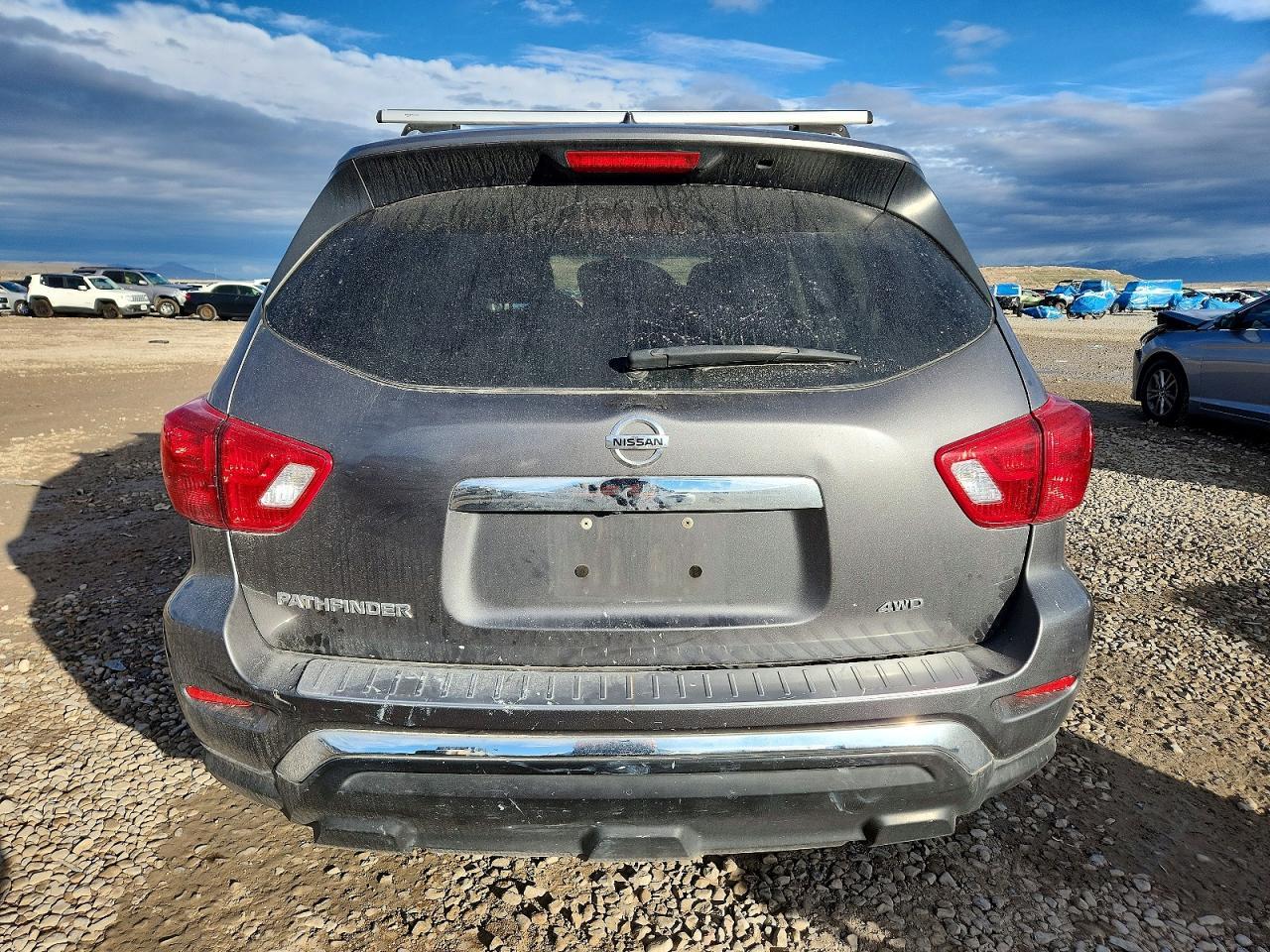 2017 Nissan Pathfinder s