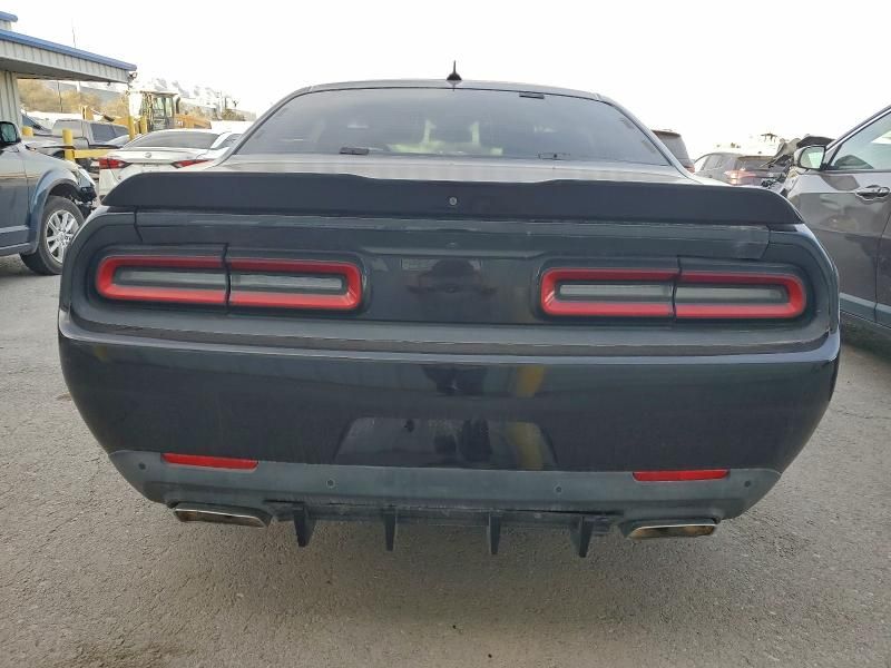 2015 Dodge Challenger sxt Plus
